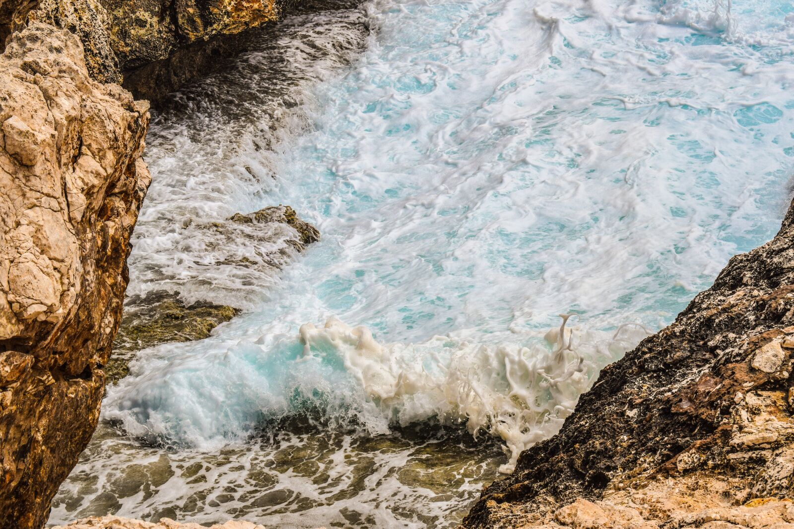 Nikon D3300 sample photo. Wave, smashing, rocky coast photography
