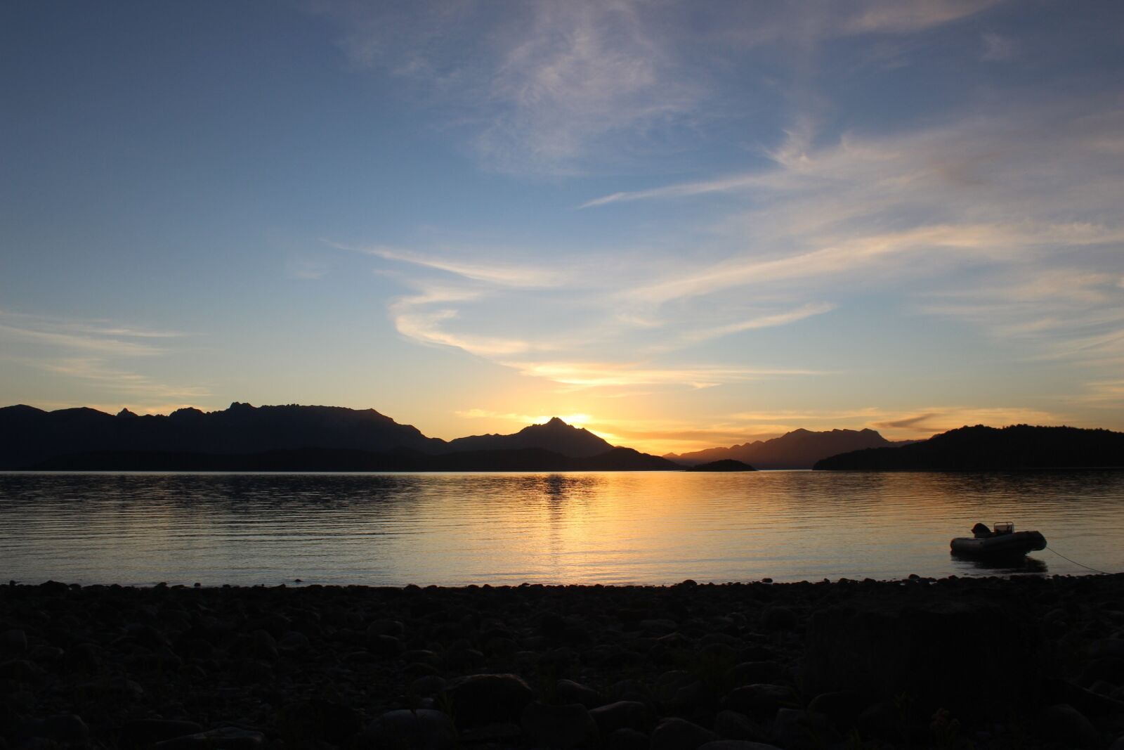 Canon EOS 600D (Rebel EOS T3i / EOS Kiss X5) sample photo. Sunset, water, serenity photography