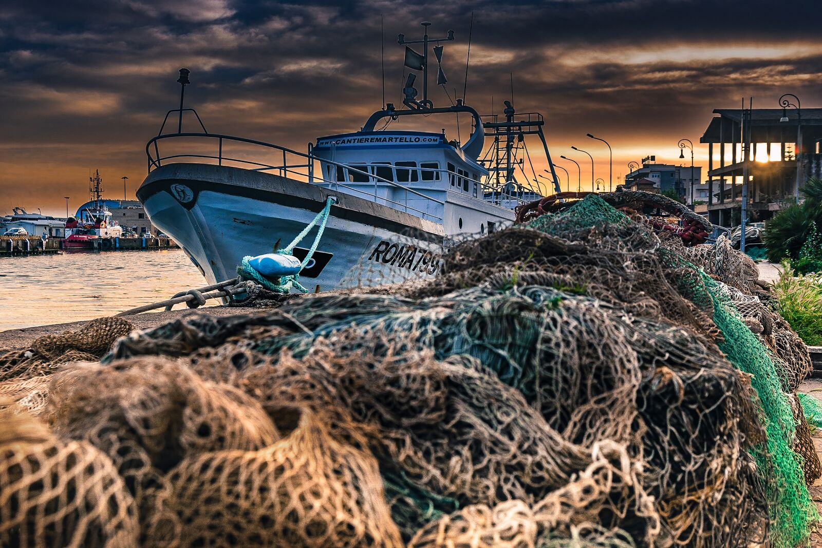 Nikon D810 sample photo. Ship, italy, sea photography