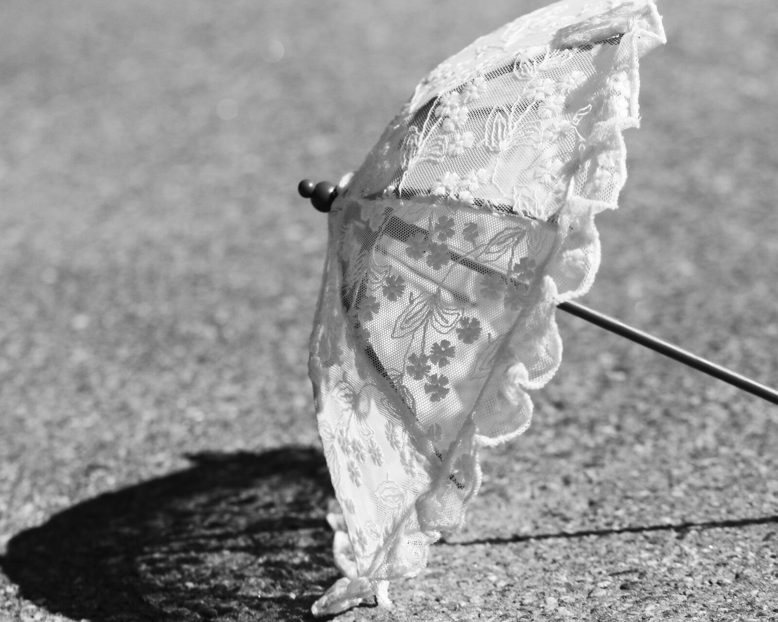 Canon EOS 7D Mark II sample photo. Umbrella, sun, shadow photography