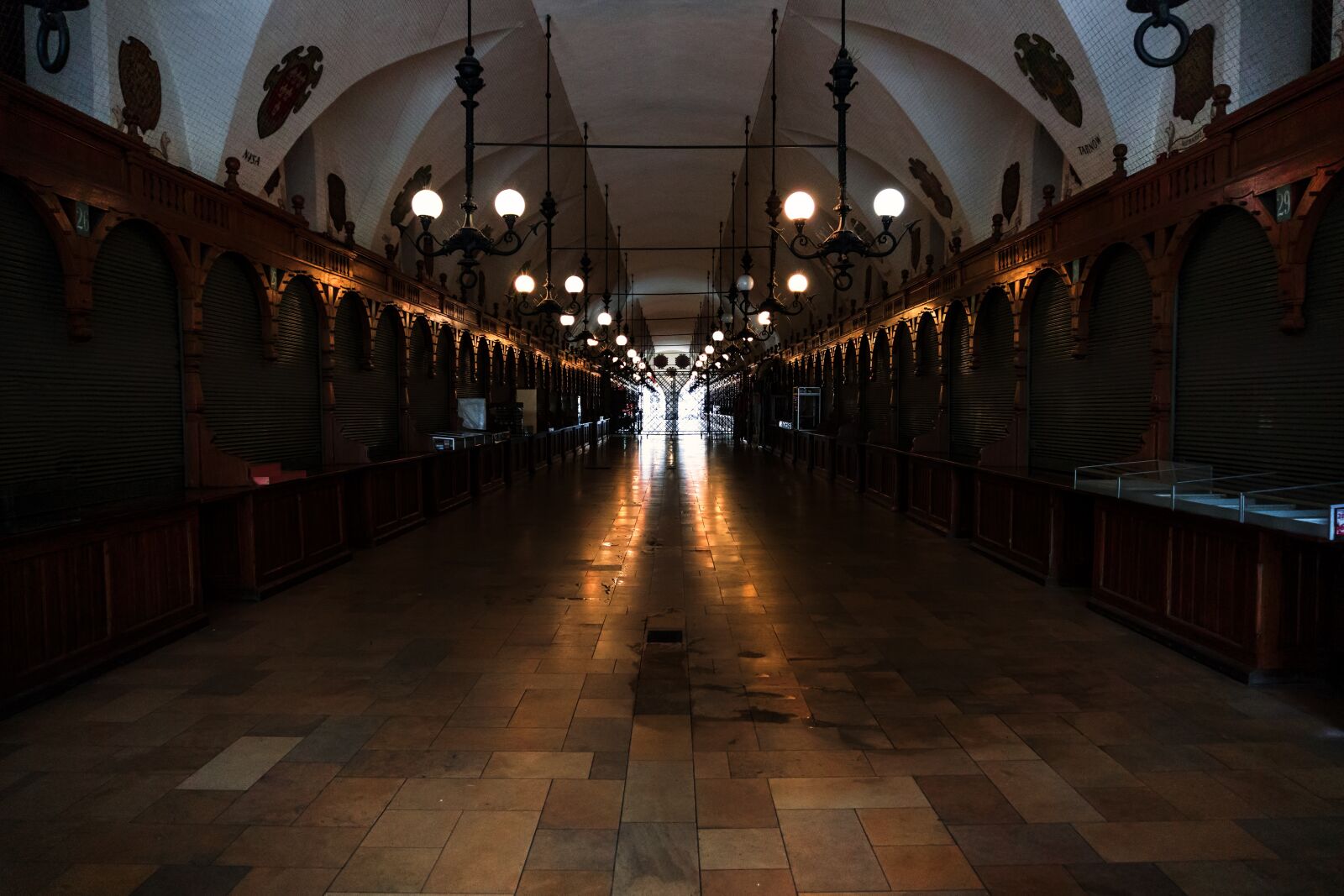 Sony E 16-50mm F3.5-5.6 PZ OSS sample photo. Cloth hall sukiennice, krak photography