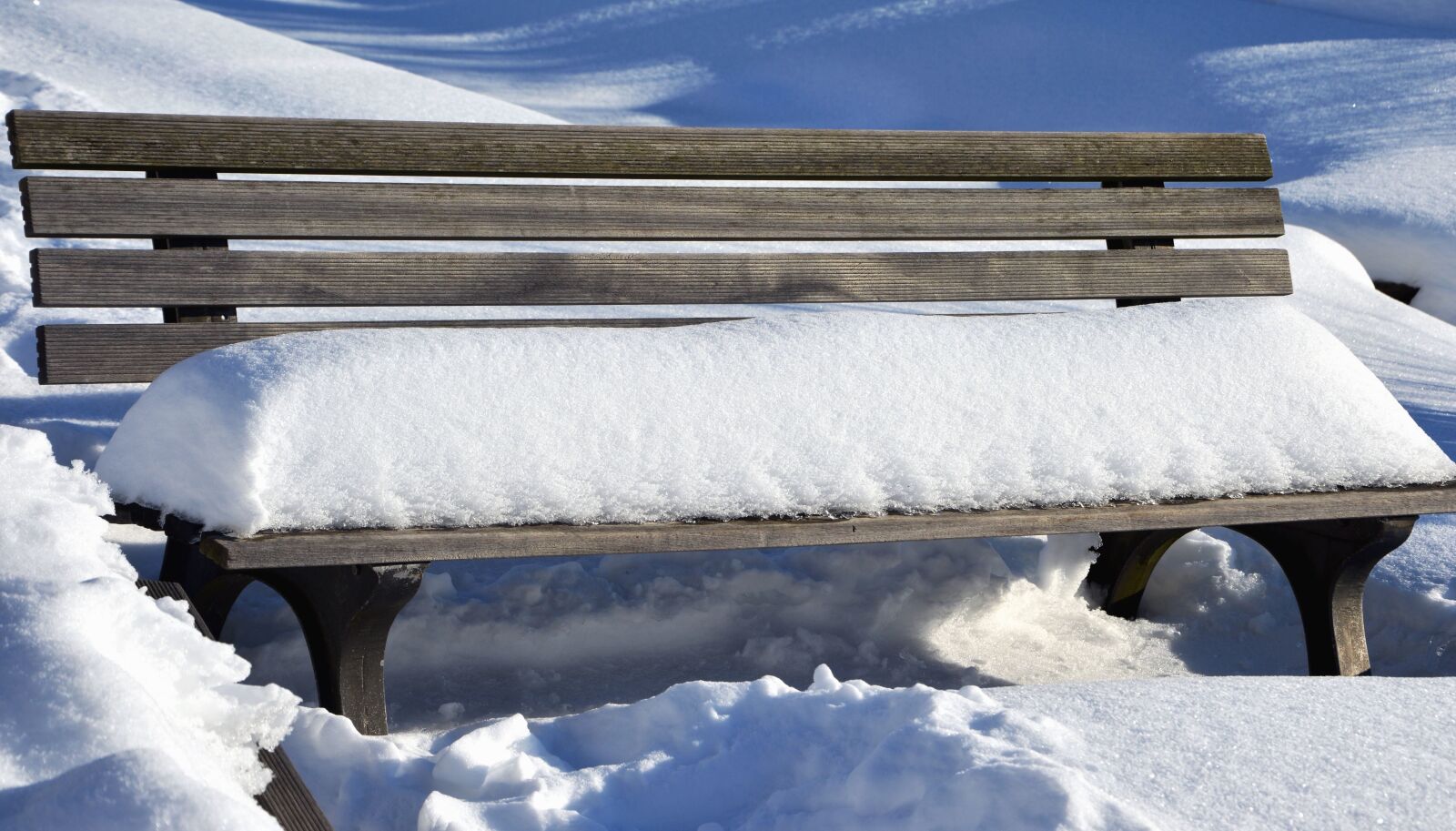 Nikon D5200 sample photo. Snow, bench, tree, cold photography