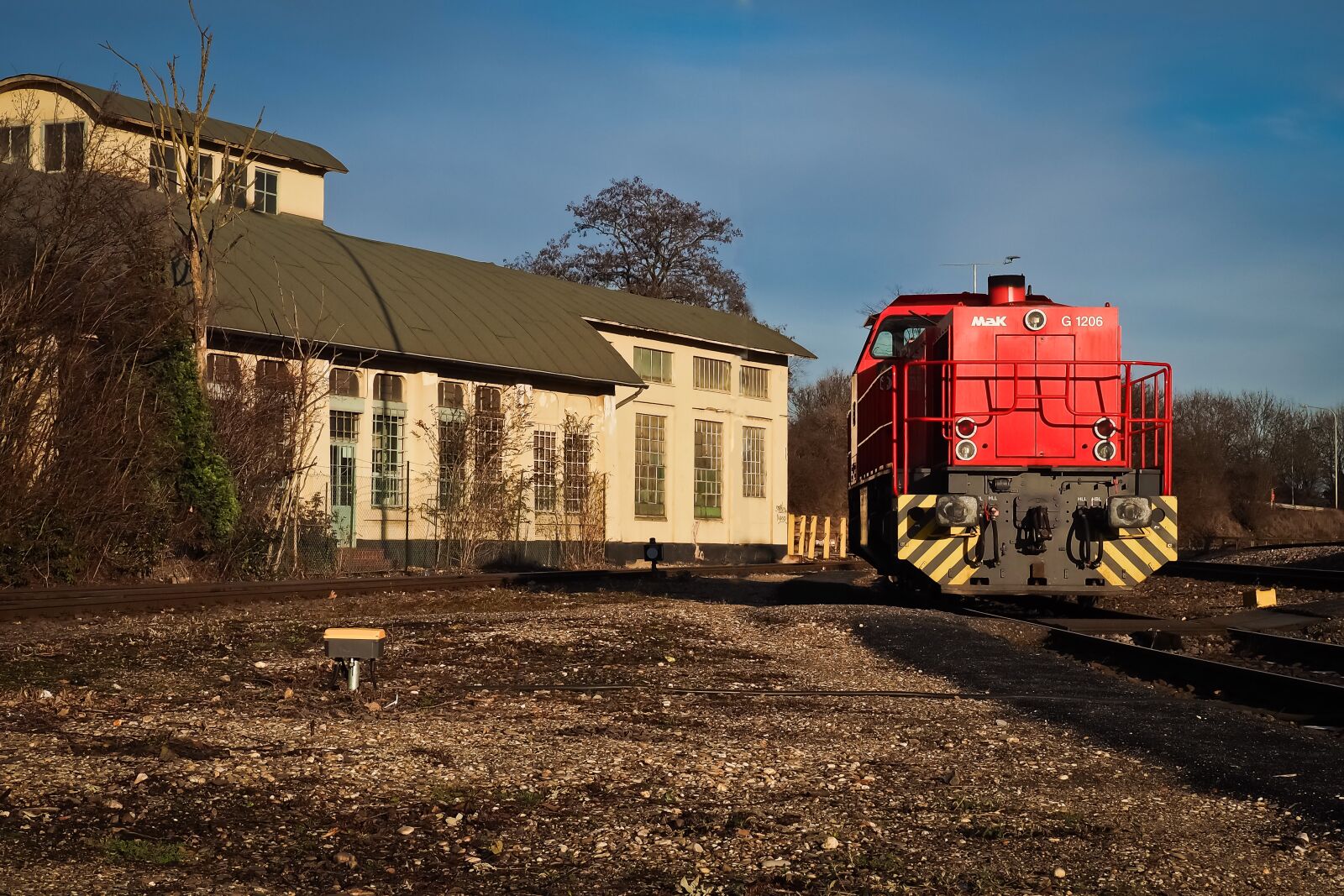 Olympus OM-D E-M10 sample photo. Locomotive, loco, railway photography