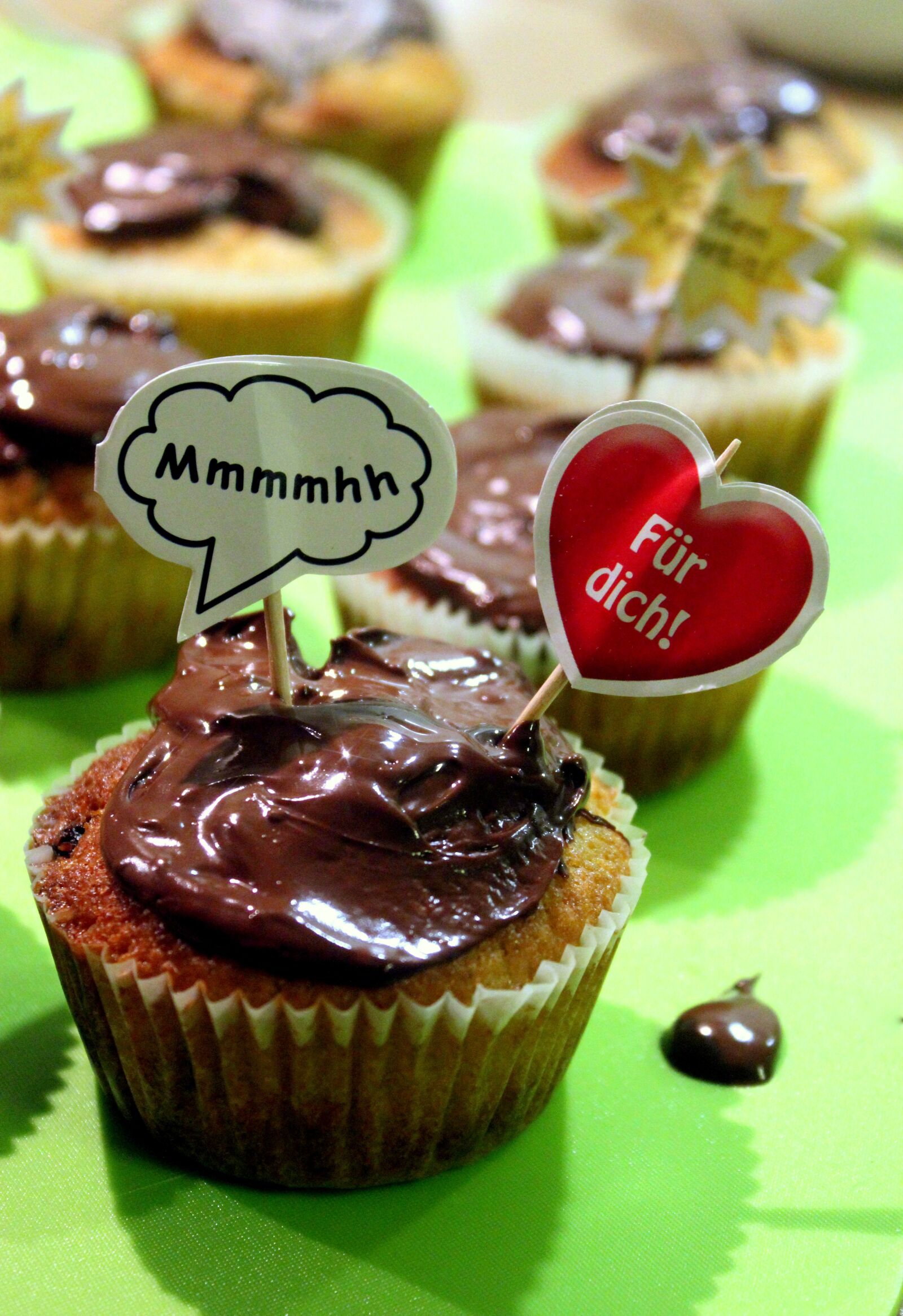 Canon EOS 1300D (EOS Rebel T6 / EOS Kiss X80) sample photo. Muffin, birthday, pastries photography