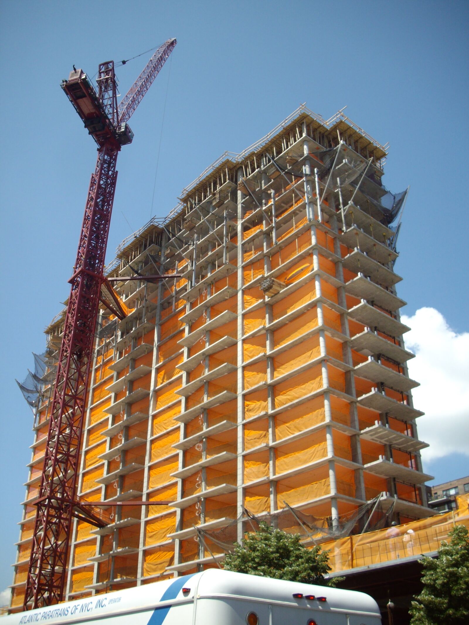 Pentax OPTIO E40 sample photo. Building construction, residential, development photography