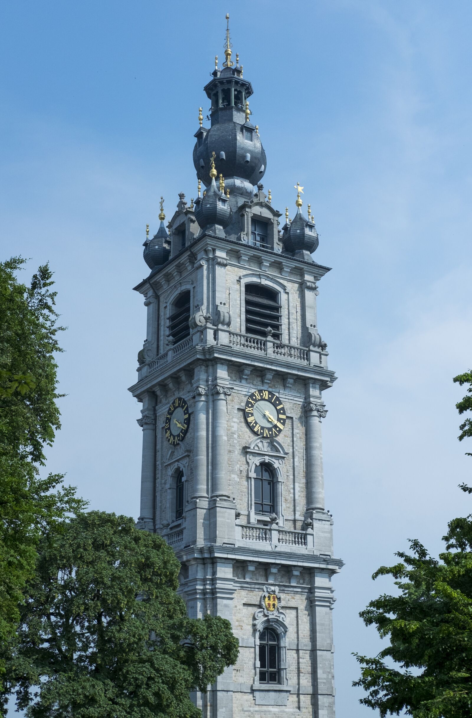 Fujifilm X-T1 + Fujifilm XF 35mm F2 R WR sample photo. Mons, belfry, city photography