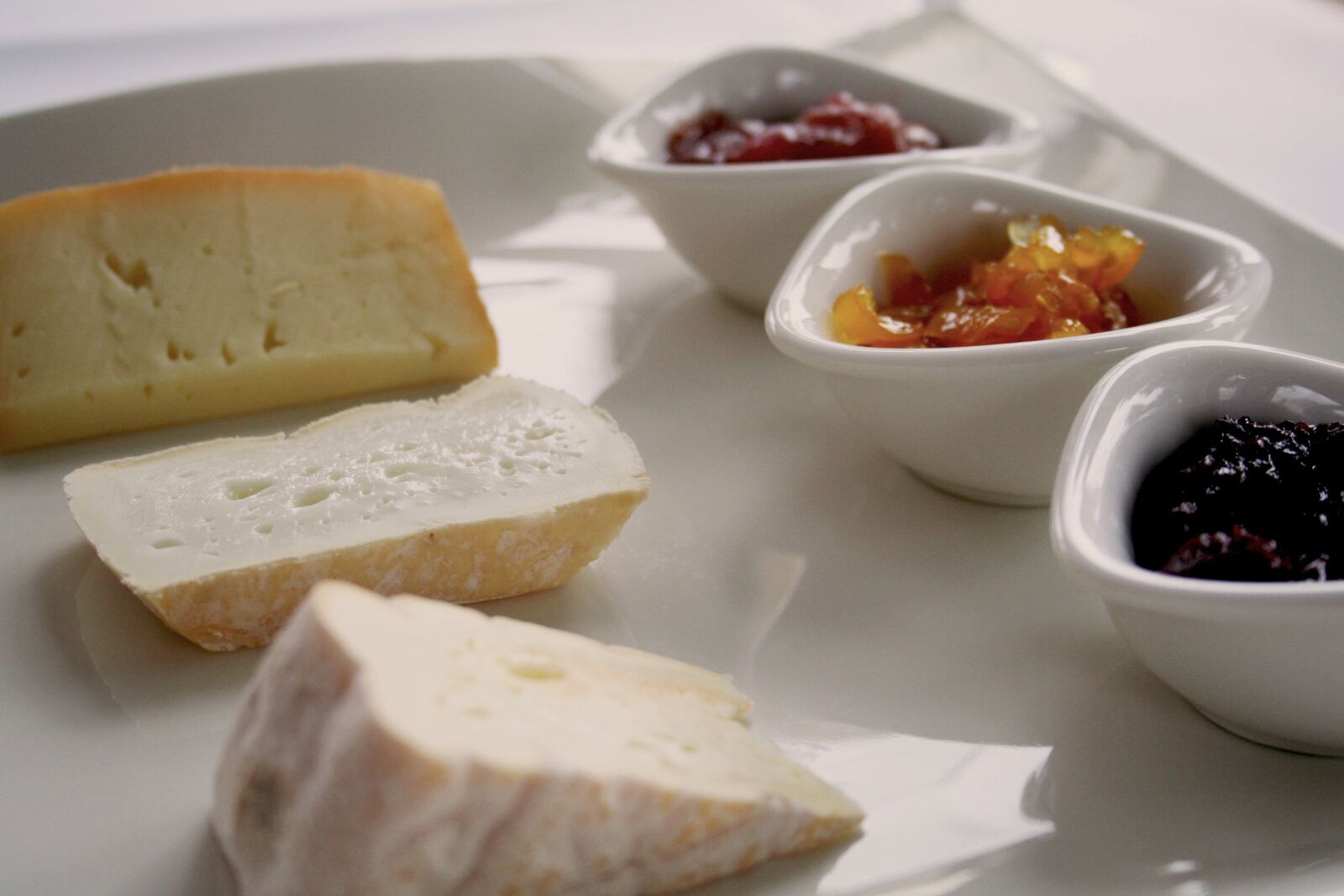 Canon EOS 350D (EOS Digital Rebel XT / EOS Kiss Digital N) sample photo. Cheese, eat, delicious photography