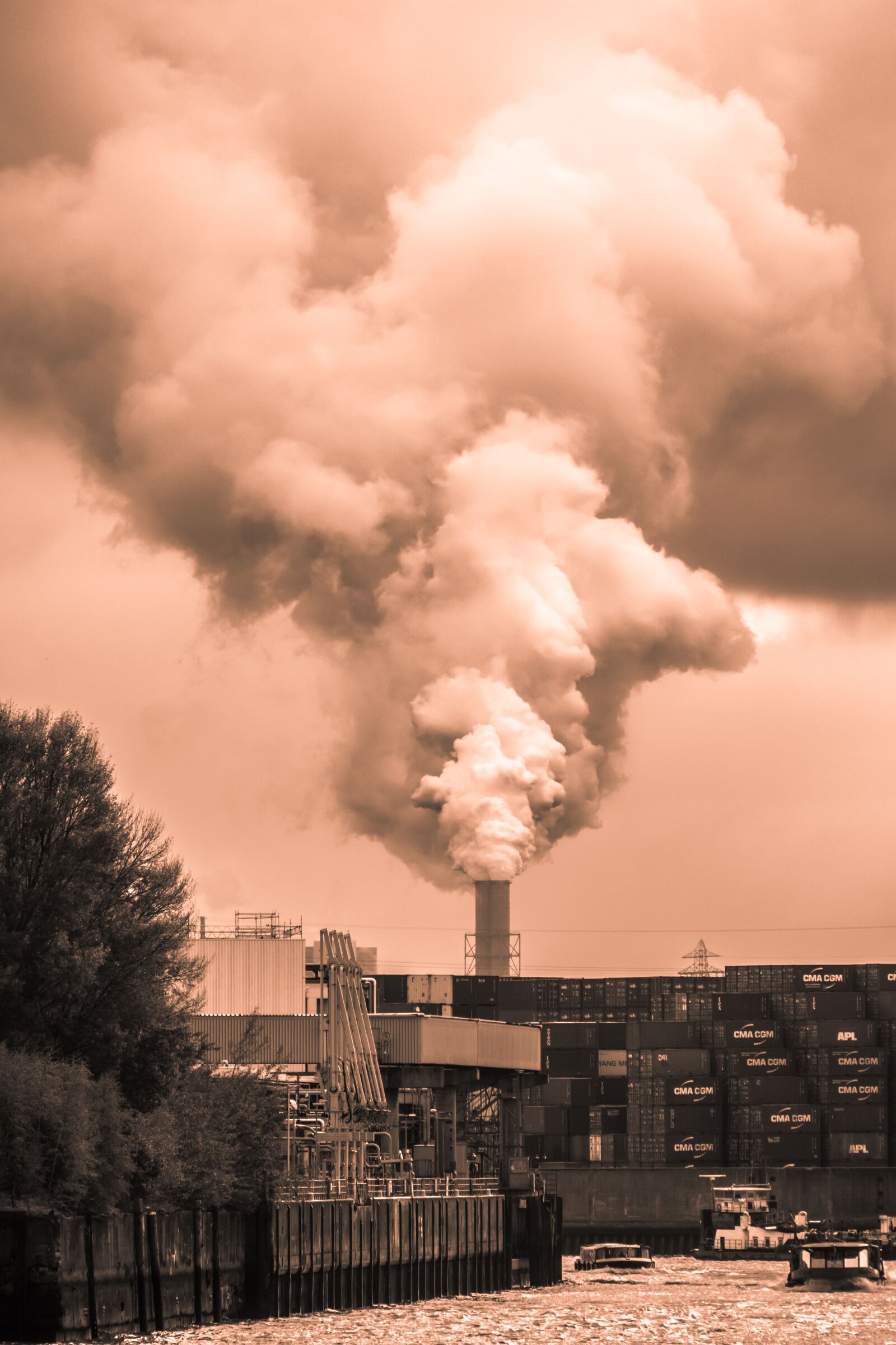Canon PowerShot G3 X sample photo. Chimney, smoke, industry photography
