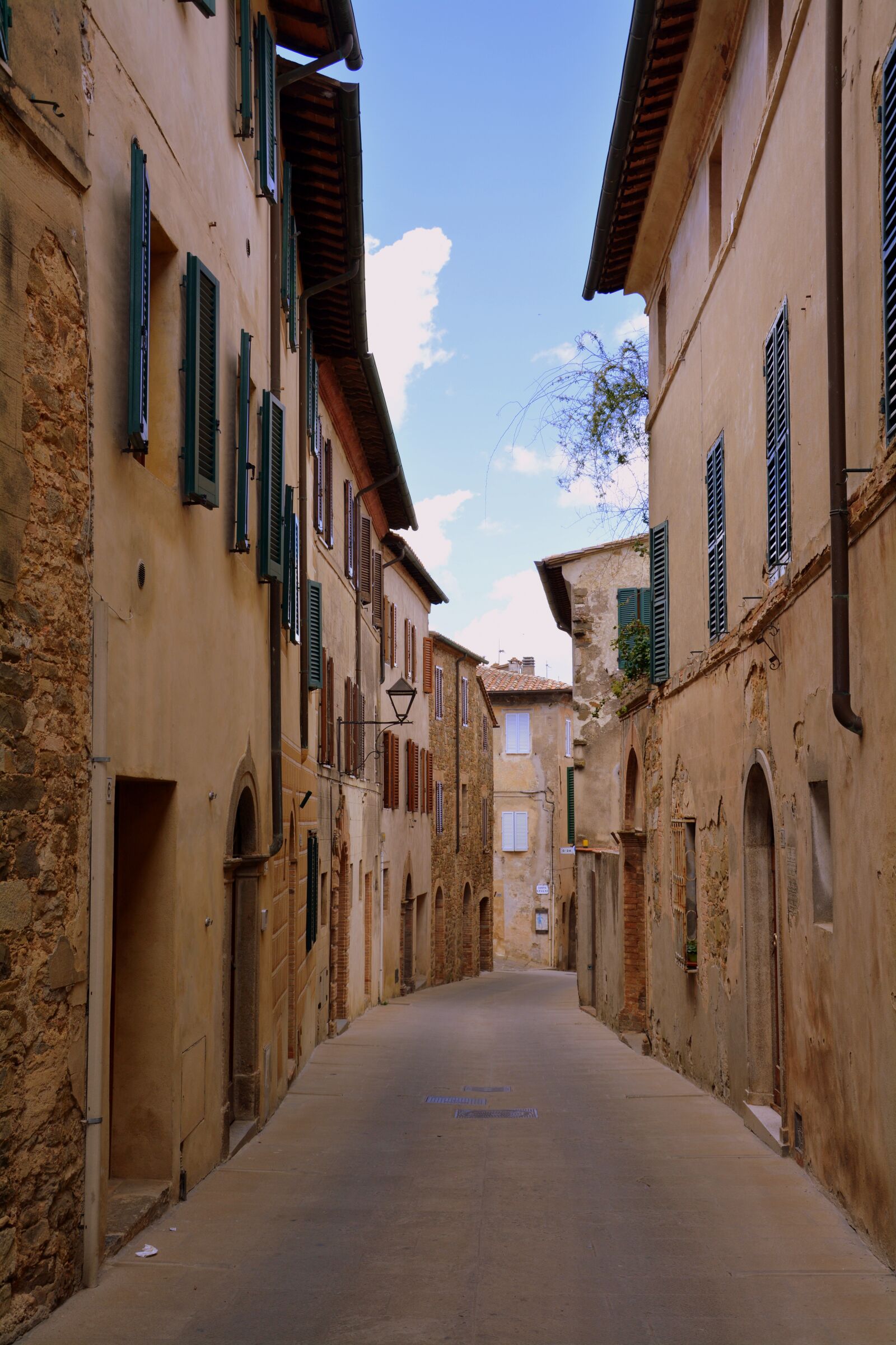 Nikon D7100 sample photo. Alley, borgo, houses photography