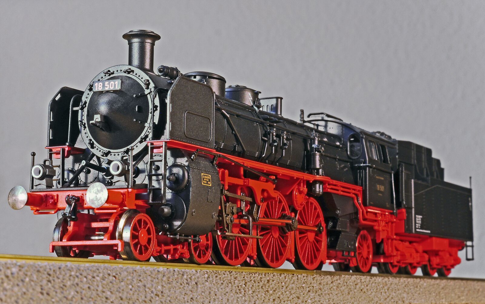 Panasonic Lumix DMC-GH3 sample photo. Steam locomotive, model, scale photography