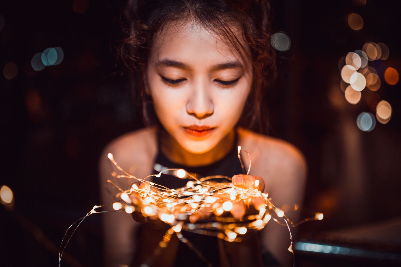 Canon EOS 5D Mark III sample photo. Girl, night, portrait photography