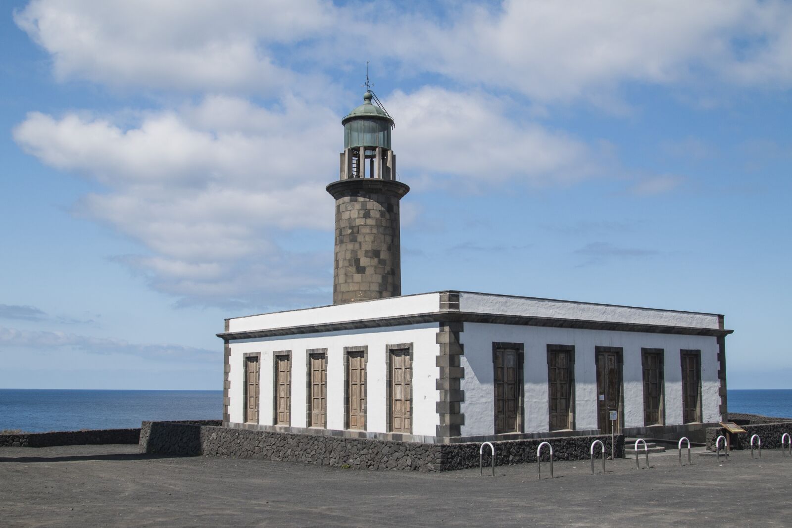 Canon EOS 70D + Canon EF 24-105mm F4L IS USM sample photo. Old lighthouse, la palma photography