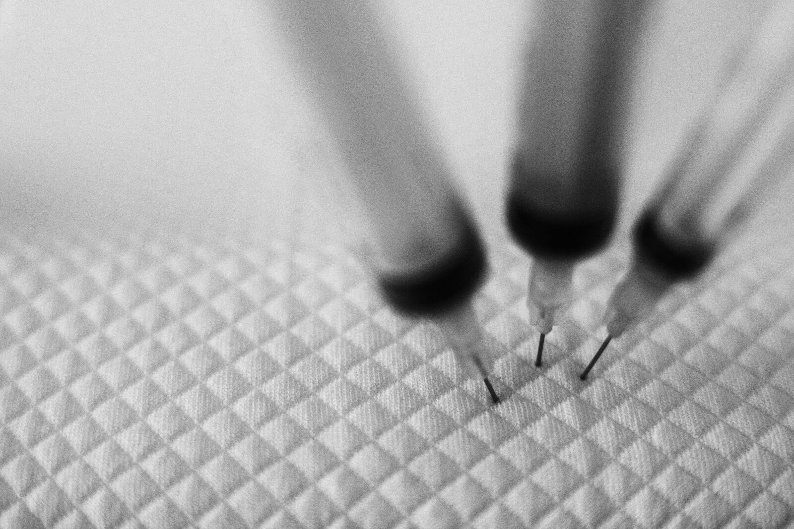 Canon EOS 5D Mark II sample photo. Syringe, pain, doctor photography