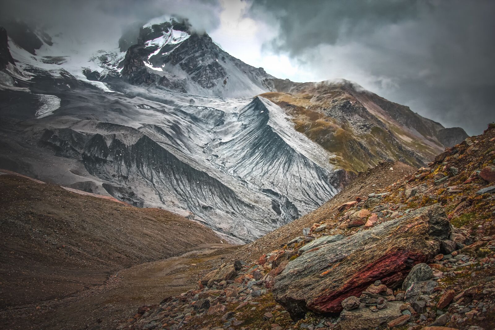 Canon EOS 550D (EOS Rebel T2i / EOS Kiss X4) sample photo. South tyrol, landscape, mountains photography