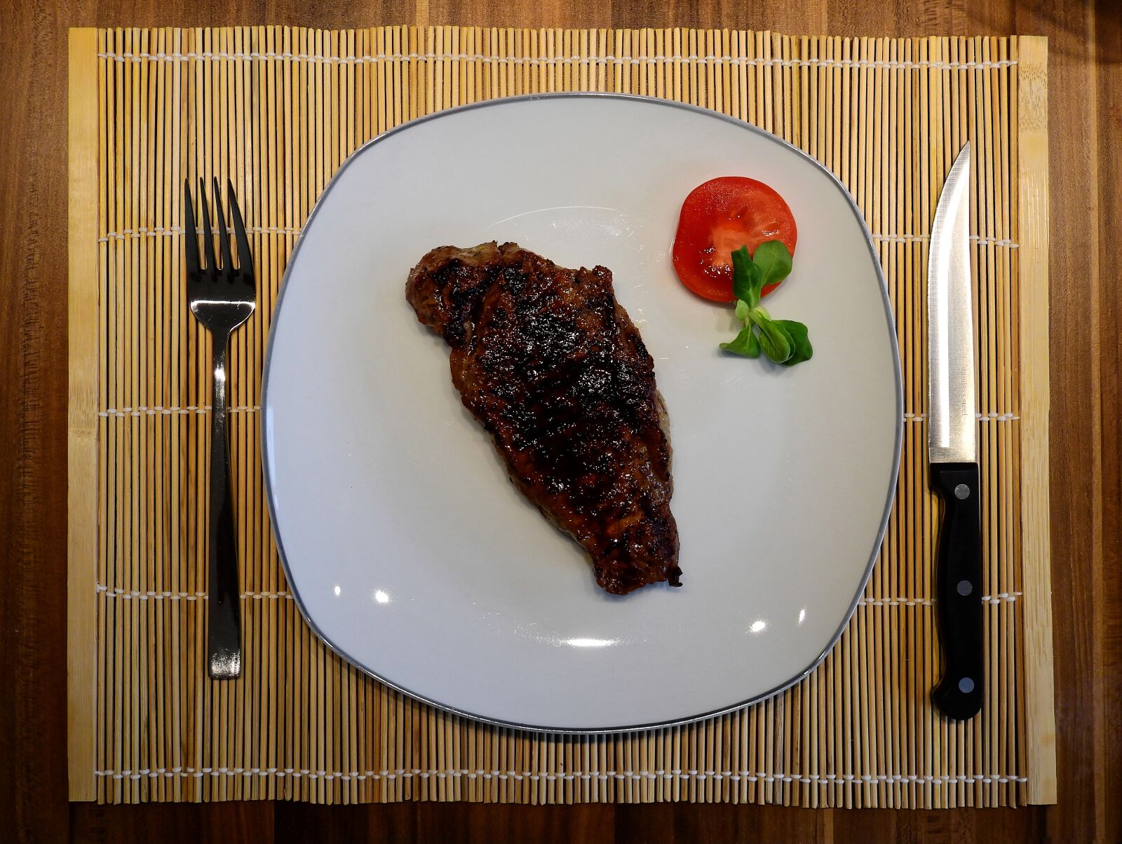 Nikon Coolpix P900 sample photo. Steak, meat, beef photography