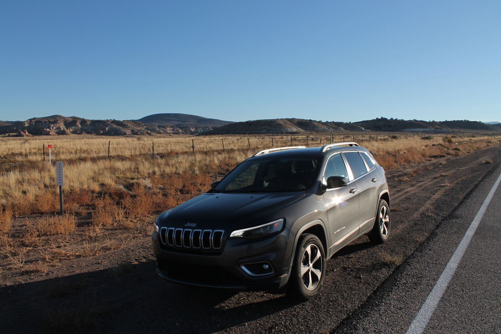 Canon EOS 1100D (EOS Rebel T3 / EOS Kiss X50) sample photo. Mountain, jeep, suv photography