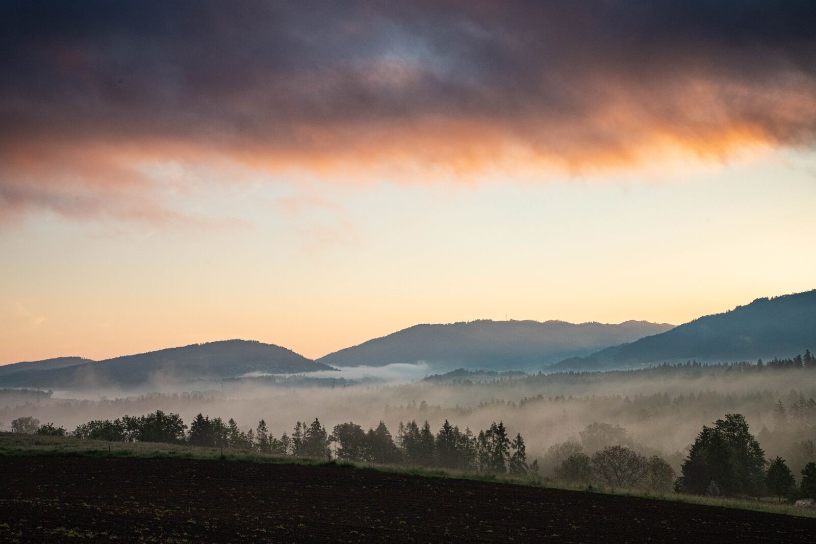 Canon EOS 6D Mark II sample photo. Clouds, fog, landscape photography