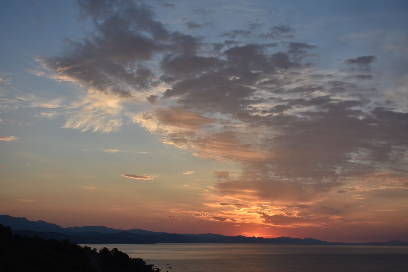 Nikon D3400 sample photo. Sunrise, the sun, black photography