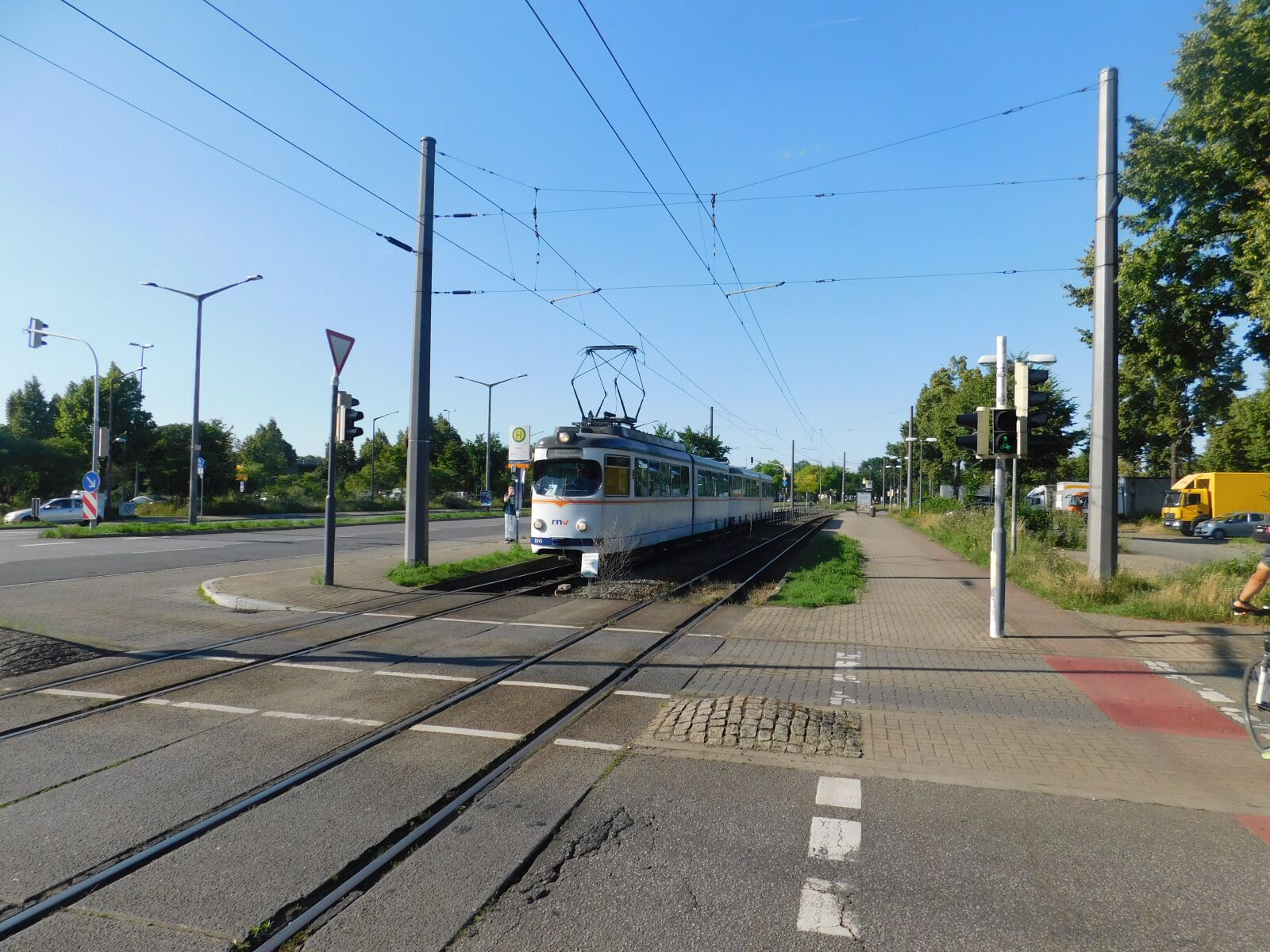 Nikon Coolpix B500 sample photo. Tram, tram ludwigshafen, ludwigshafen-rheing photography