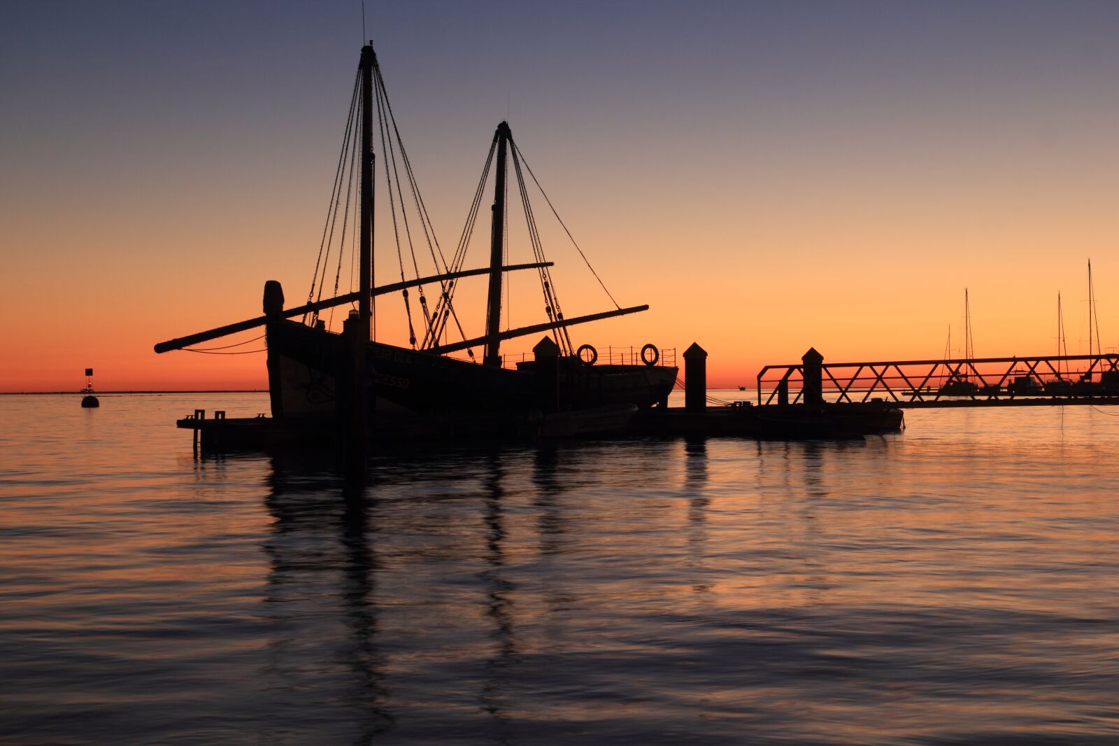 Canon EOS 550D (EOS Rebel T2i / EOS Kiss X4) sample photo. Portugal, olhao, fishing photography