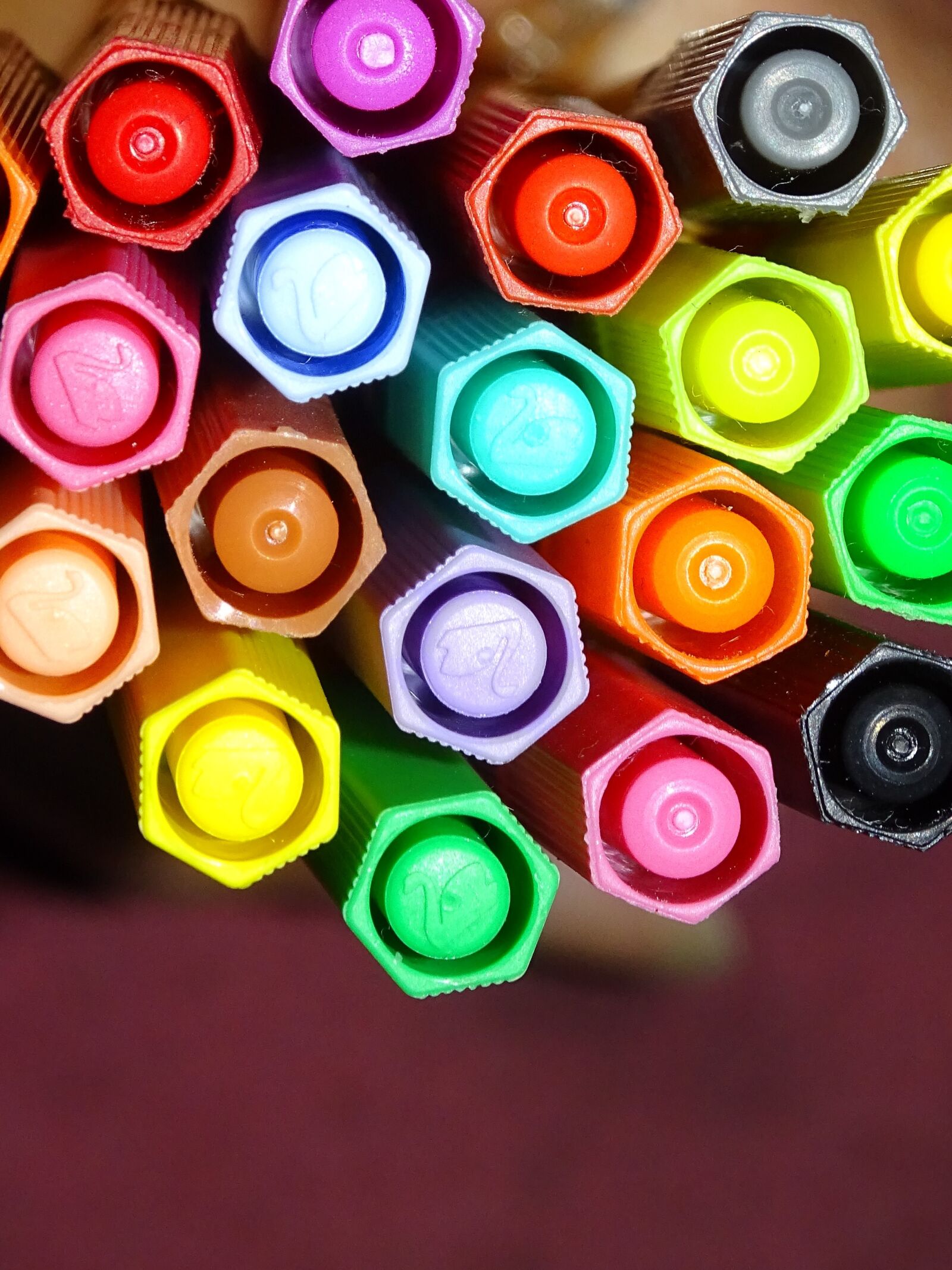 Sony Cyber-shot DSC-HX400V sample photo. Pencils, paper, school photography