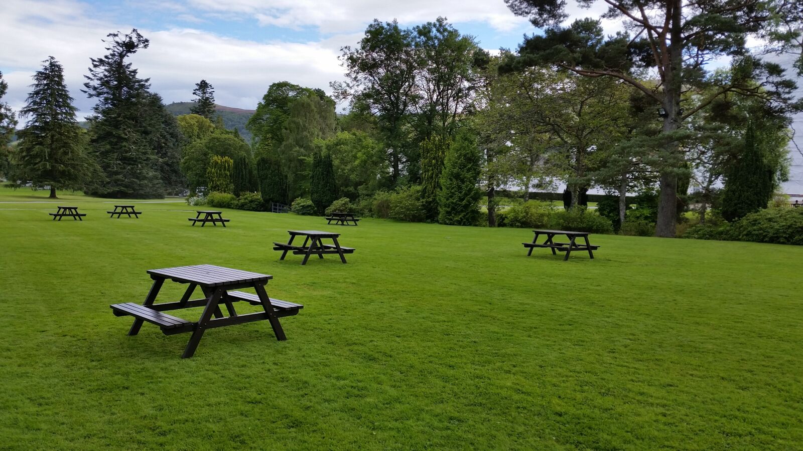 Samsung Galaxy S5 sample photo. Park, scotland, tables photography