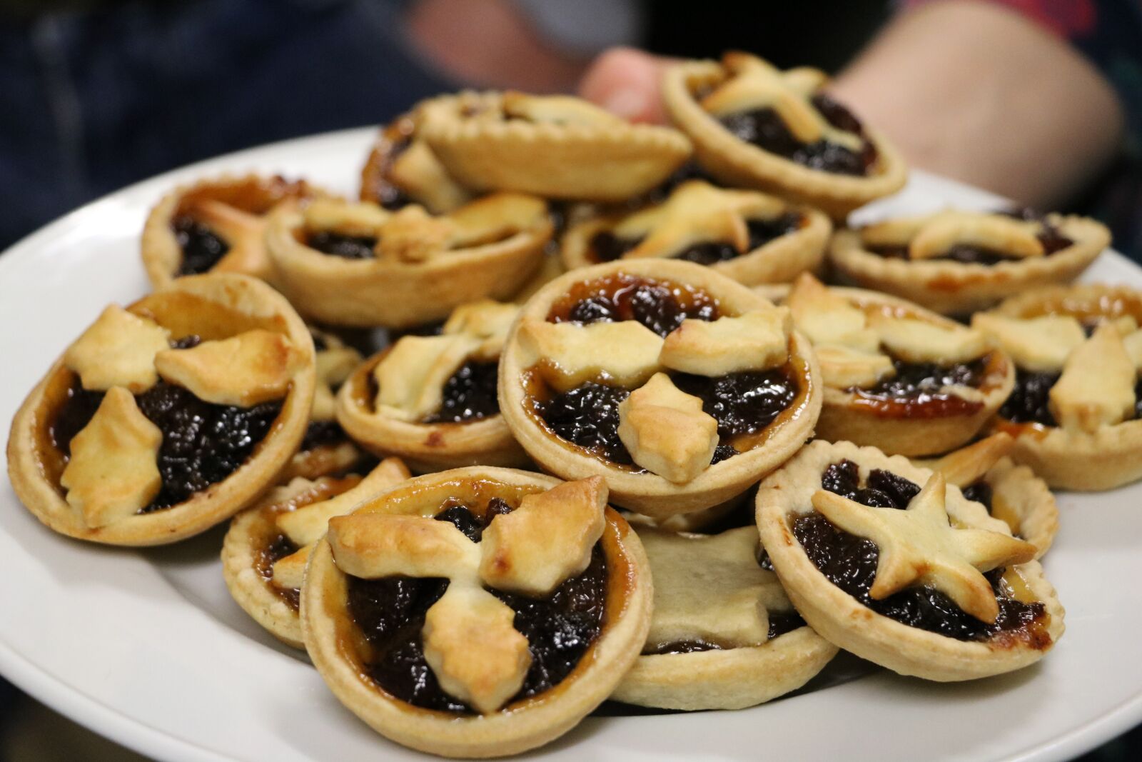 Canon EOS 750D (EOS Rebel T6i / EOS Kiss X8i) sample photo. Mince pies, xmas, treat photography