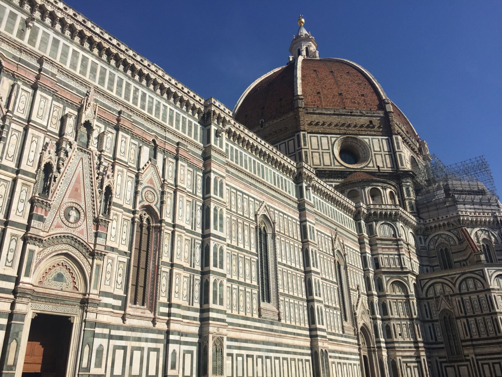 iPhone 6 back camera 4.15mm f/2.2 sample photo. Italy, florence, architecture photography