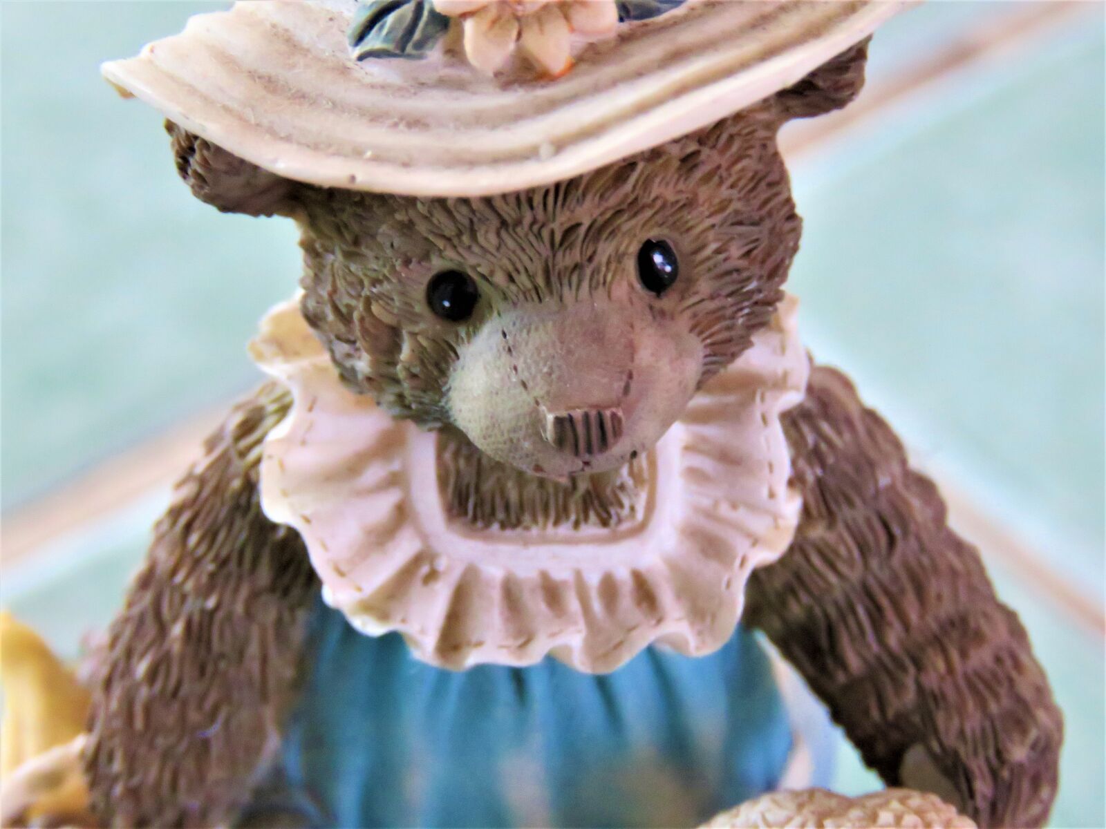 Canon PowerShot SX60 HS sample photo. Bear, figurine, knickknack photography