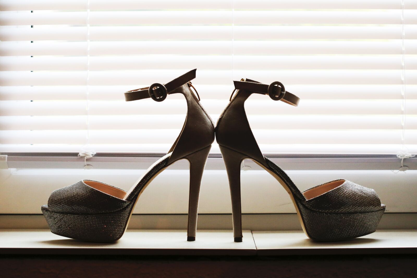 Canon EF 100mm F2.8 Macro USM sample photo. Elegance, fashion, footwear, heels photography