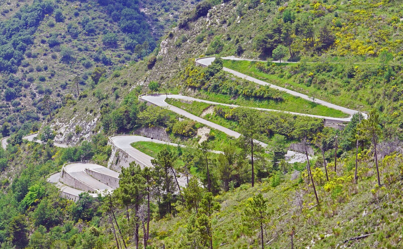 Panasonic Lumix DMC-GH3 sample photo. Pass road, mountain range photography