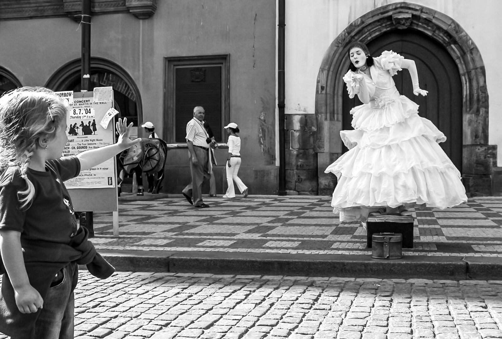 Nikon E5700 sample photo. Mime, pantomime, hulki okan photography