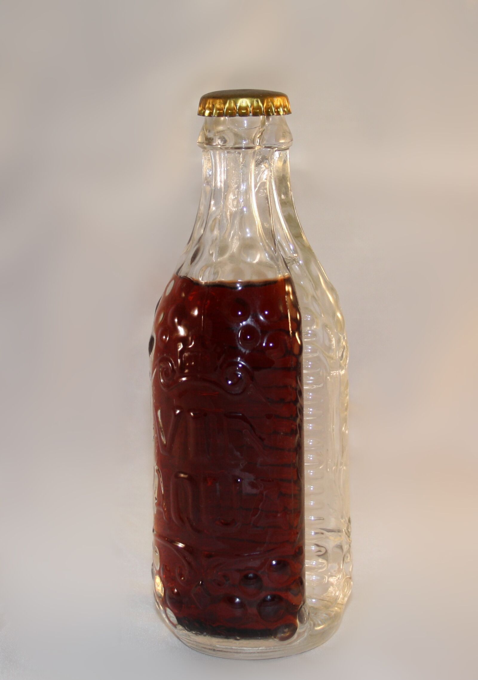 Canon EOS 1000D (EOS Digital Rebel XS / EOS Kiss F) sample photo. Water, wine, red wine photography