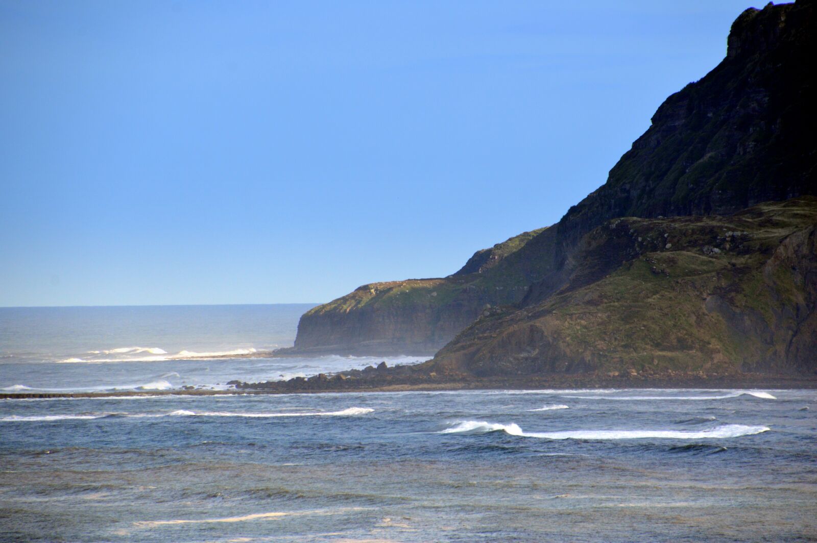 Nikon D3200 sample photo. Robin hoods bay, seascape photography