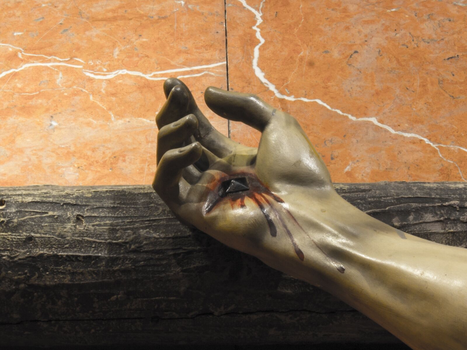 Canon EOS 1200D (EOS Rebel T5 / EOS Kiss X70 / EOS Hi) sample photo. Christ, nails, stigmata photography