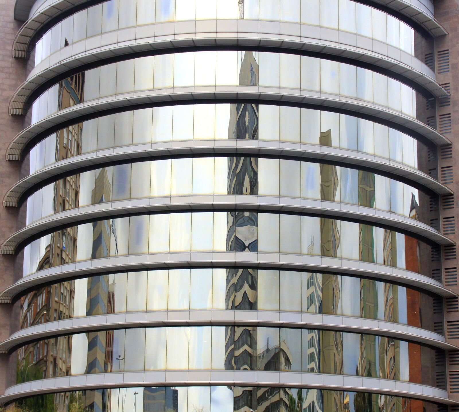 Canon EOS 700D (EOS Rebel T5i / EOS Kiss X7i) sample photo. Windows, architecture, building photography