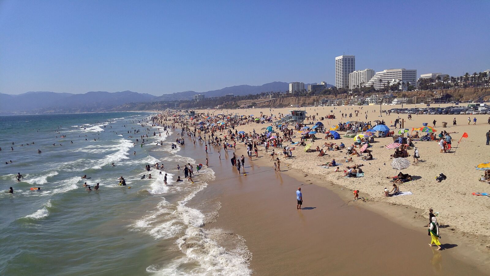 LG G4 sample photo. Water, crowd, sea photography