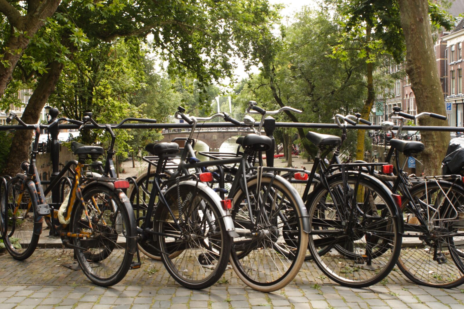 Canon EOS 20D sample photo. Wheel, bike, utrecht photography