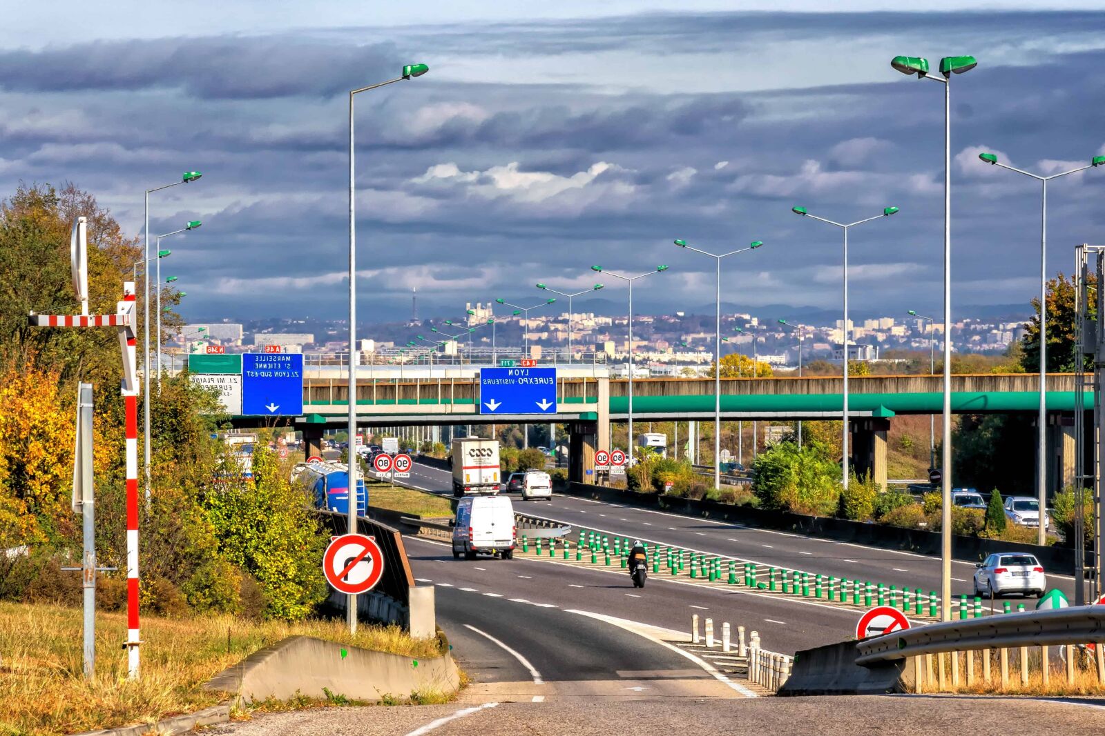 Nikon D3300 sample photo. Traffic, highway, car, road photography