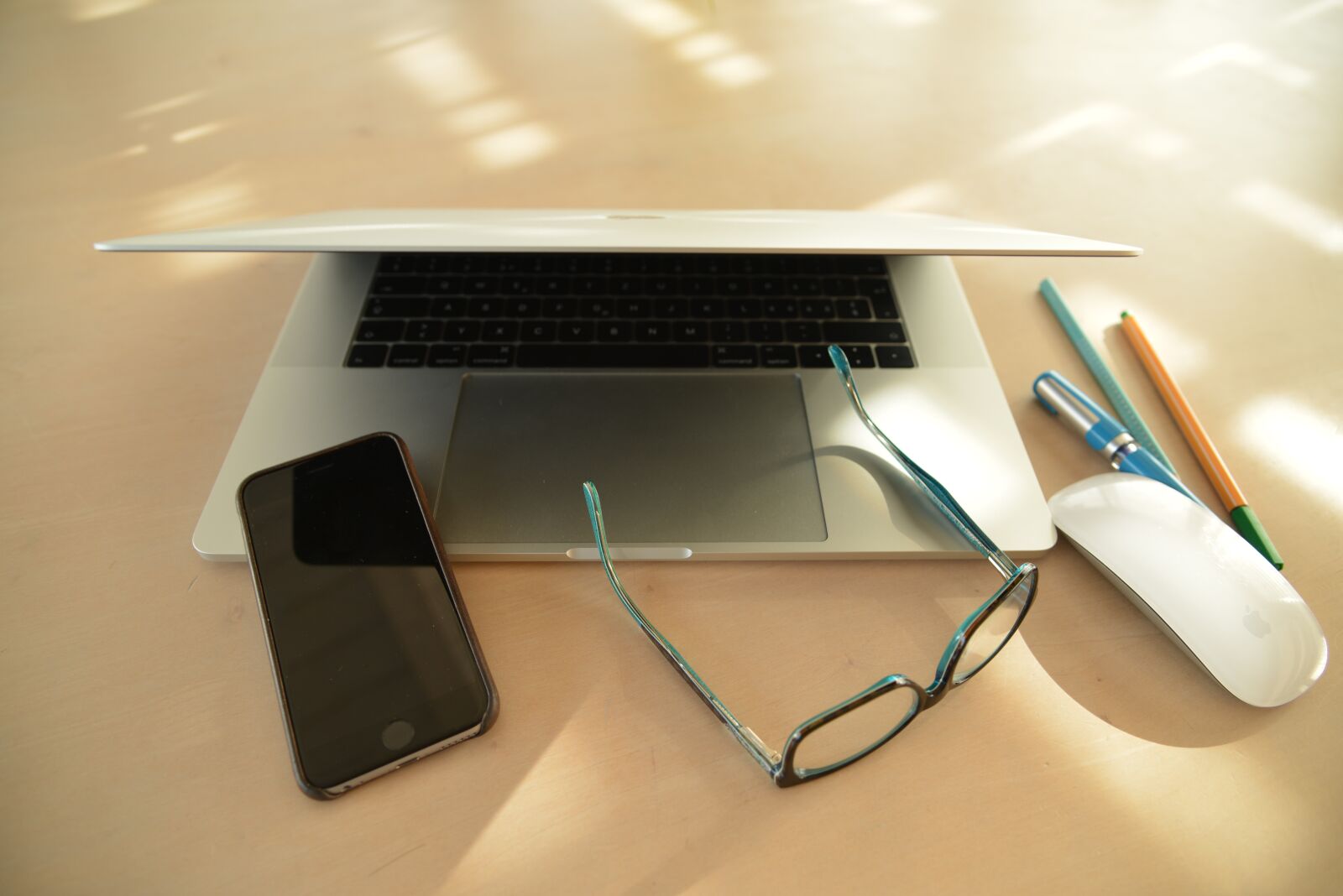 Nikon D800 sample photo. Apple, office, notebook photography