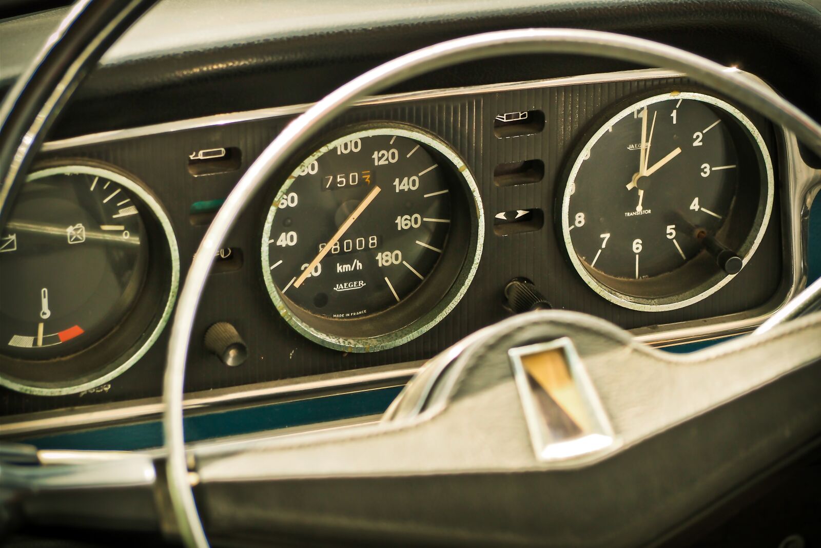 Olympus OM-D E-M10 sample photo. Auto, dashboard, steering wheel photography