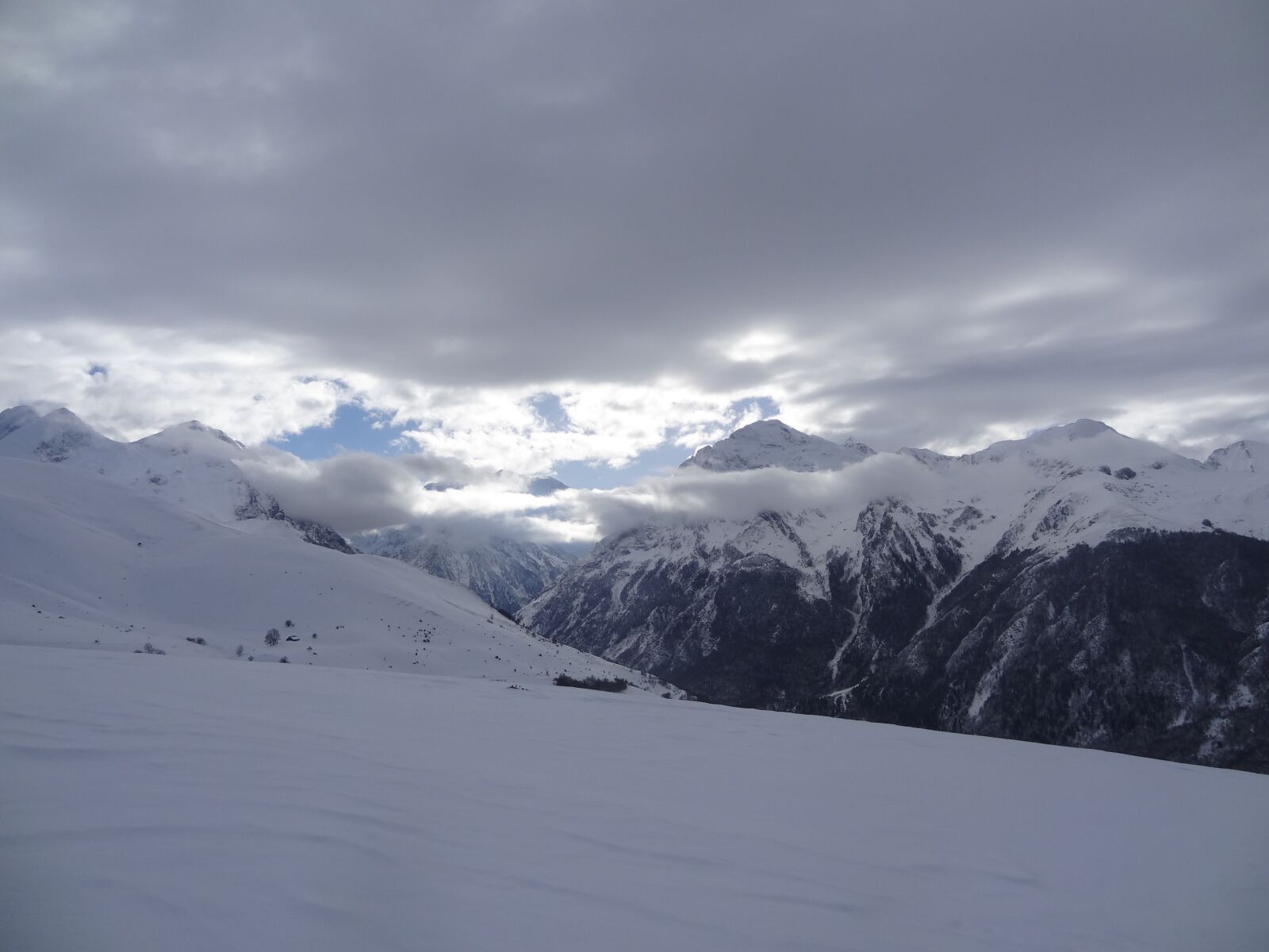 Sony Cyber-shot DSC-HX10V sample photo. Snow, mountains, landscape photography