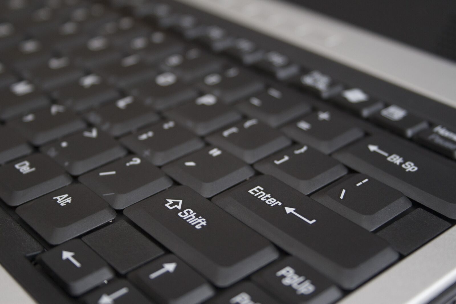 Canon EOS 20D sample photo. Keyboard, computer, laptop photography