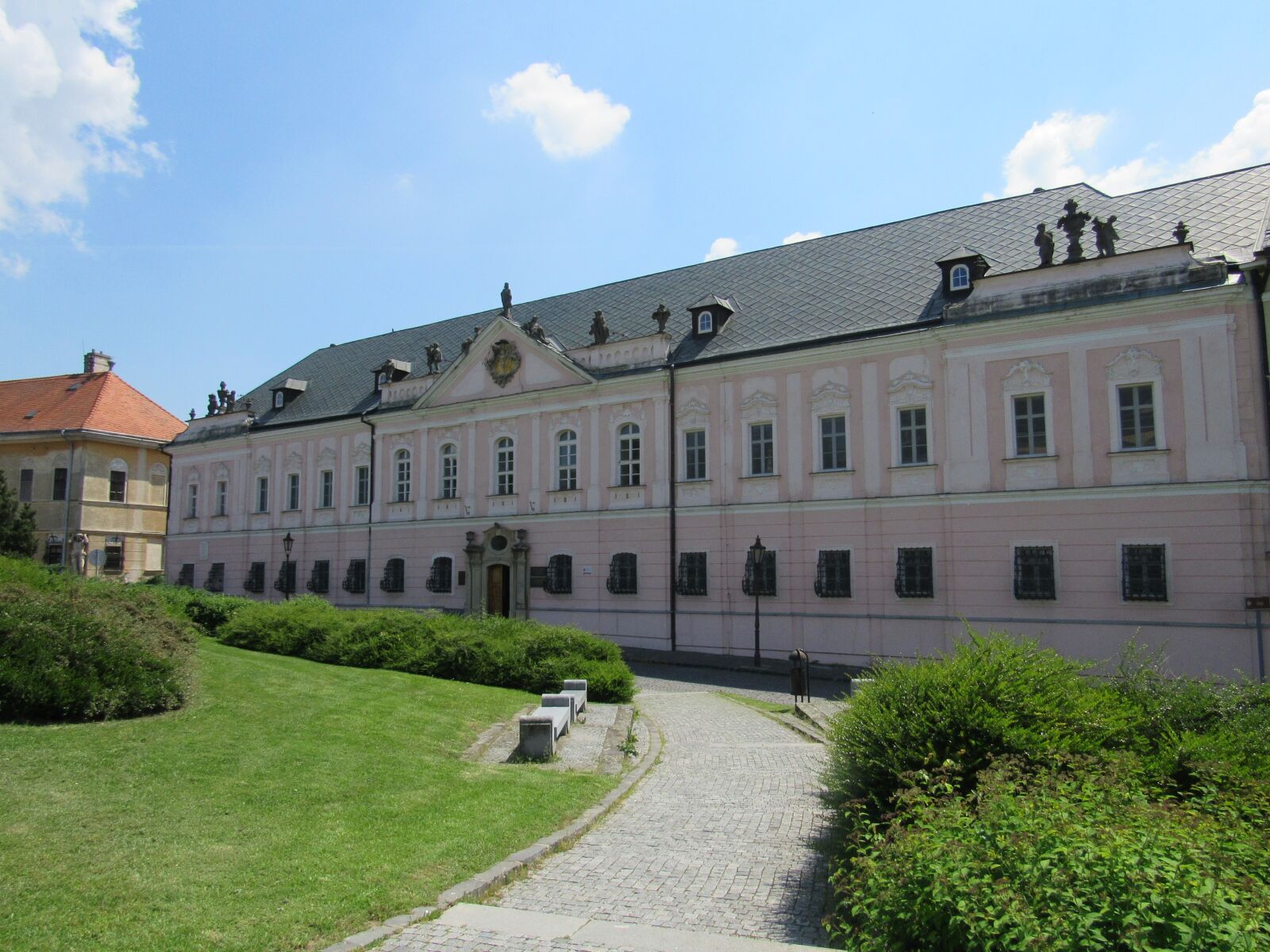 Canon PowerShot SX530 HS sample photo. Nitrify, slovakia, palace photography