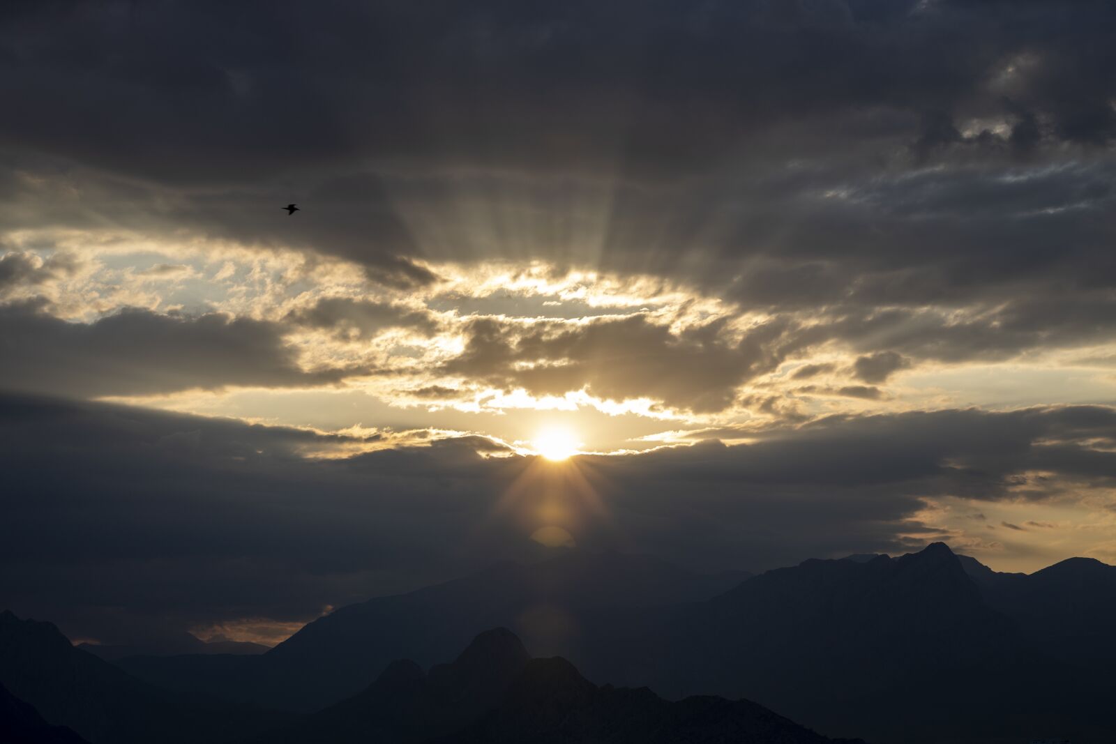 Canon EOS R + Canon RF 85mm F1.2L USM sample photo. Landscape, mountains, solar photography