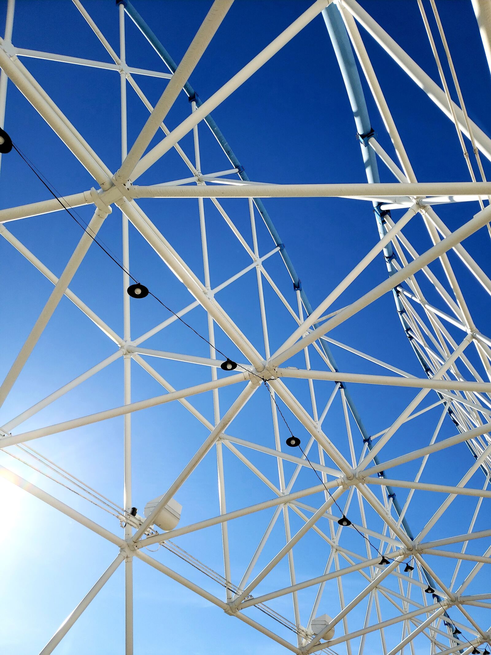 Samsung Galaxy S9 sample photo. Structure, architecture, white photography