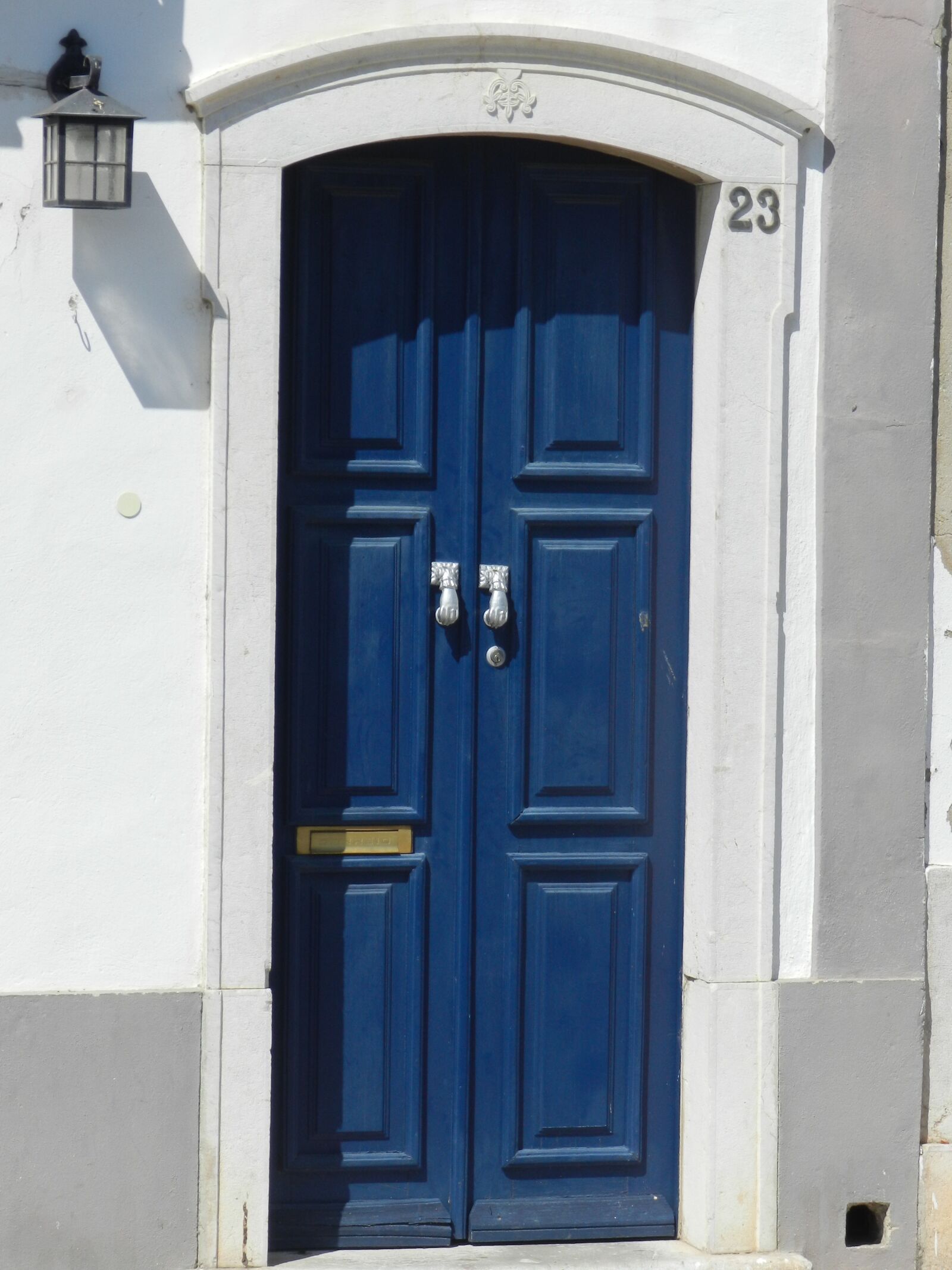 Nikon Coolpix P500 sample photo. Door, house, blue photography