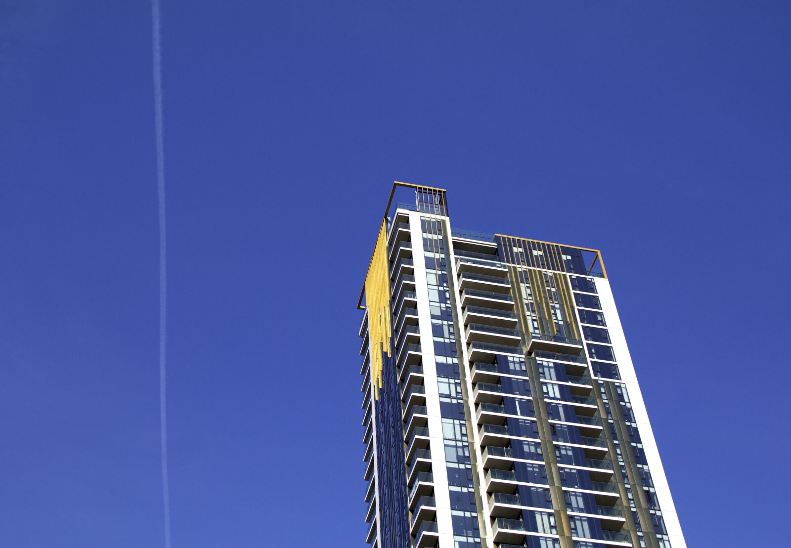 Sigma 17-50mm F2.8 EX DC OS HSM sample photo. Architectural, building, simple, street photography