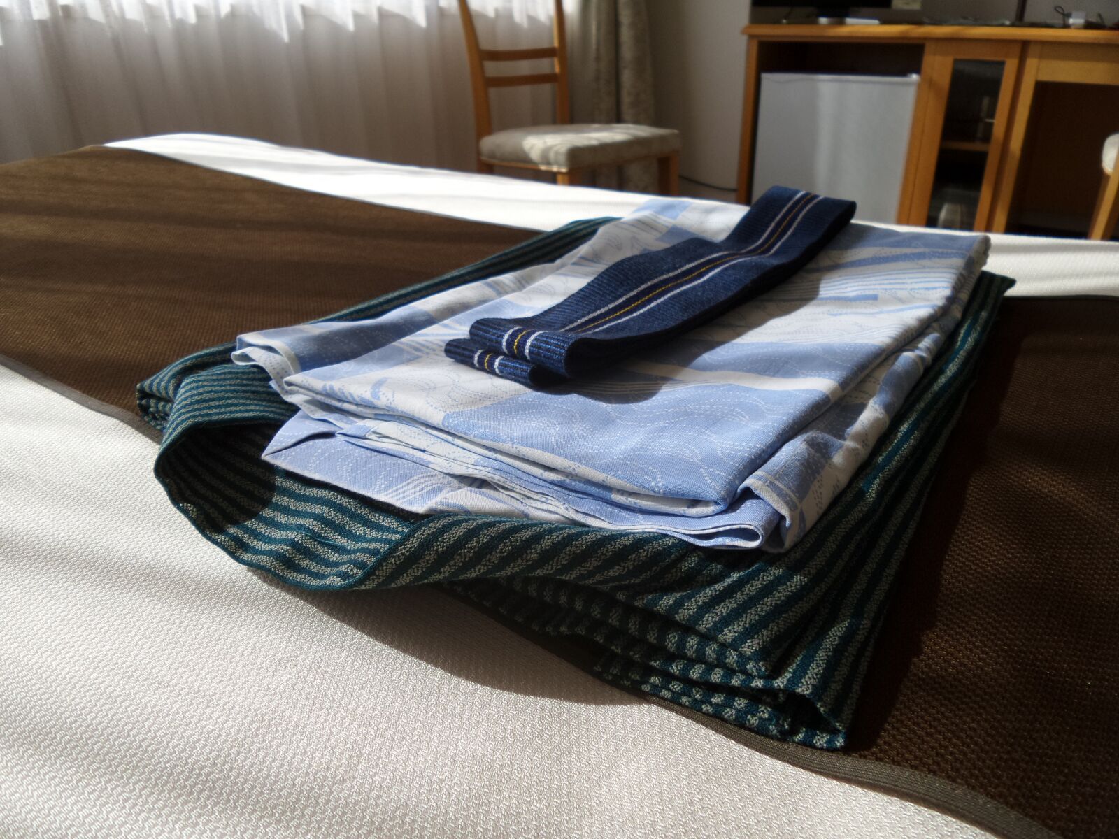Samsung Galaxy K Zoom sample photo. Kimono, set, hotel photography