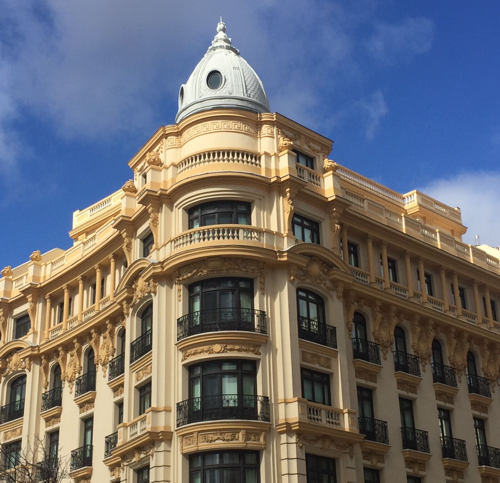 iPhone 6 Plus back camera 4.15mm f/2.2 sample photo. Architecture, city, building photography